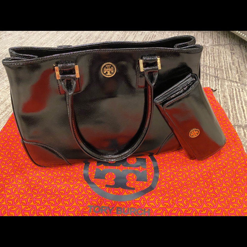 Tory Burch Black Patent Leather Purse & Wallet